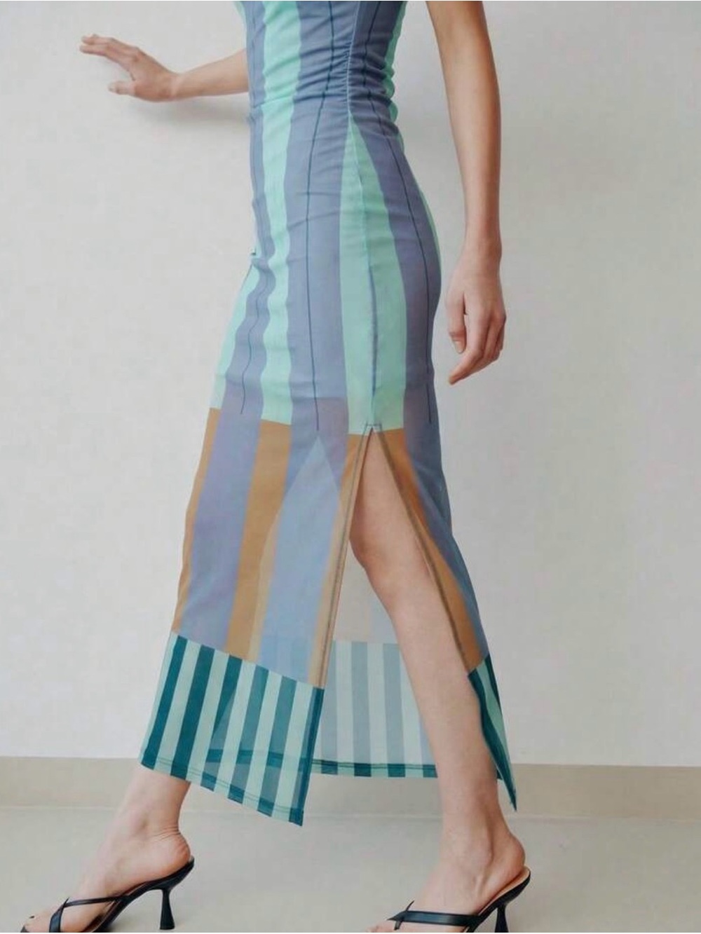 Dress - Picture 4 of 4